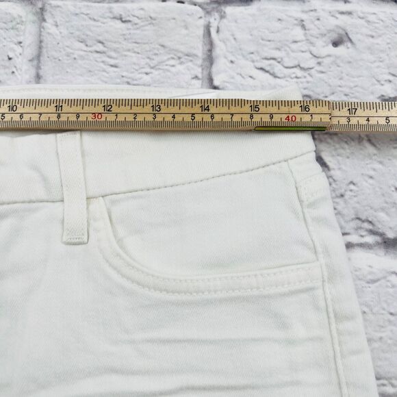 NWT‎ Jen 7 by 7 For All Mankind Women's Size 10 White Shorts Bermuda Jean Denim - Picture 8 of 13